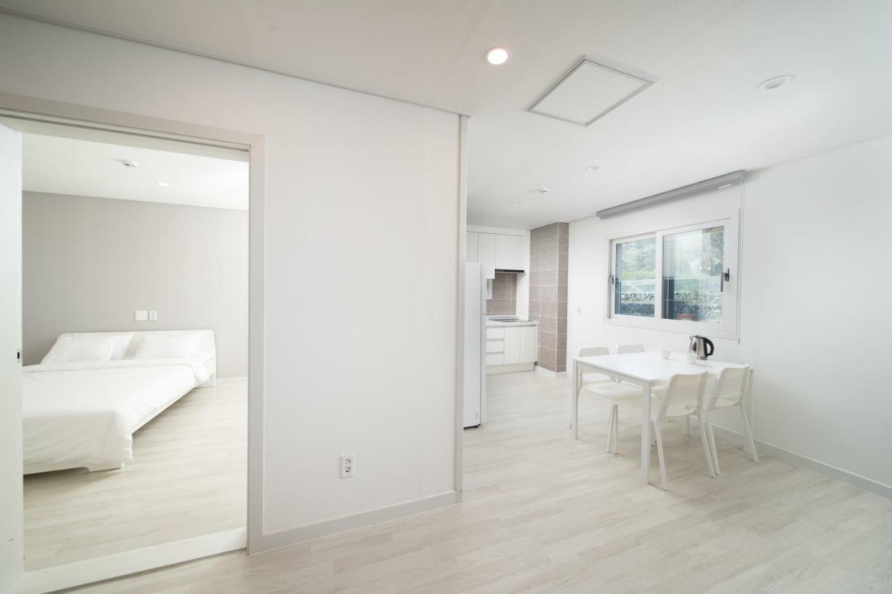 Jeju Soo Pension Seogwipo Extérieur photo